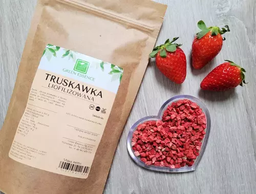 Truskawka liofilizowana kostka 20 g - owoce liofilizowane Truskawki